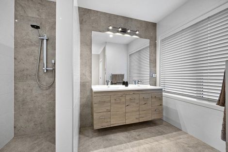 Photo of property in 74e Solway Road, Whitford, 2576