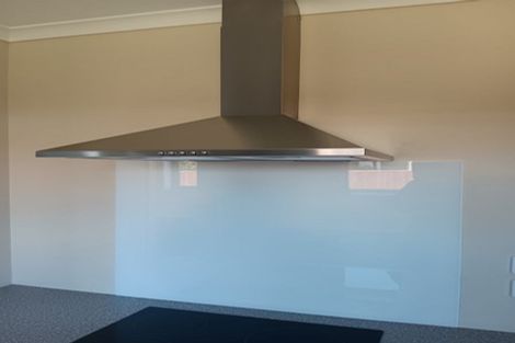 Photo of property in 10 Freyberg Crescent, Waikanae Beach, Waikanae, 5036