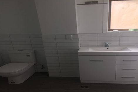 Photo of property in 24 Heaton Grove, Chatswood, Auckland, 0626