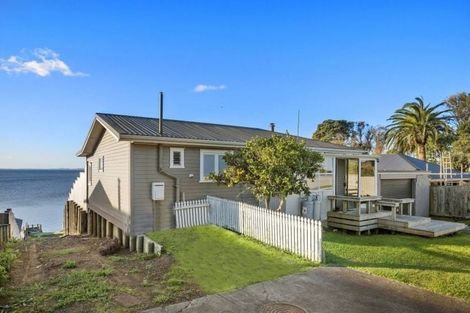 Photo of property in 32b Crispe Road, Clarks Beach, 2122