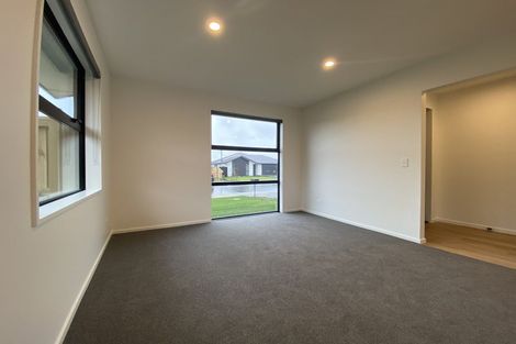 Photo of property in 37 Cousins Street, Woodend, 7691
