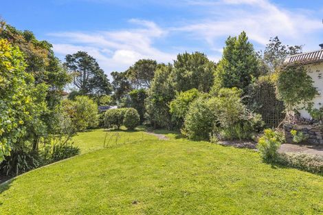 Photo of property in 127 Renown Road, Raumati South, Paraparaumu, 5032