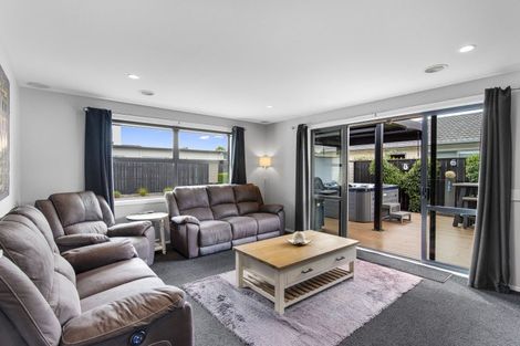 Photo of property in 47 San Priamo Place, Paraparaumu Beach, Paraparaumu, 5032