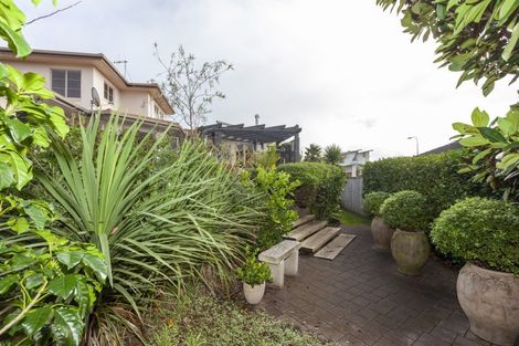 Photo of property in 136 Renown Road, Raumati South, Paraparaumu, 5032