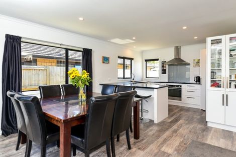 Photo of property in 19 Waikai Close, Ruakura, Hamilton, 3214