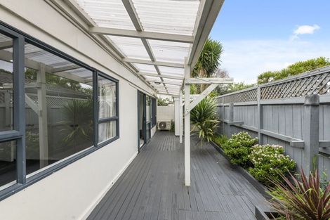 Photo of property in 2/11 Overton Road, Papatoetoe, Auckland, 2025