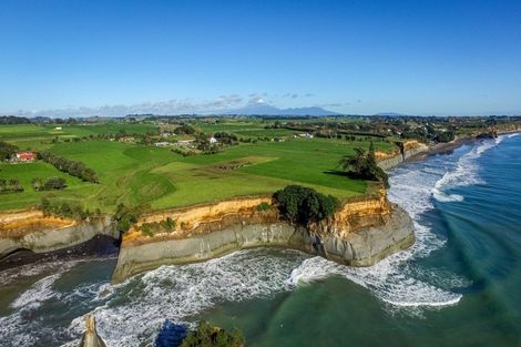 Photo of property in 1119 Main Road North, Onaero, Urenui, 4383