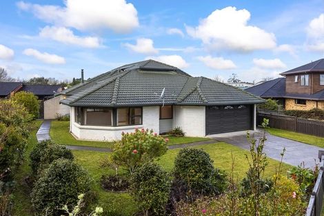 Photo of property in 7 Nickell Place, Orewa, 0931