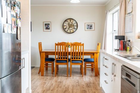 Photo of property in 15 Poaka Avenue, Dinsdale, Hamilton, 3204