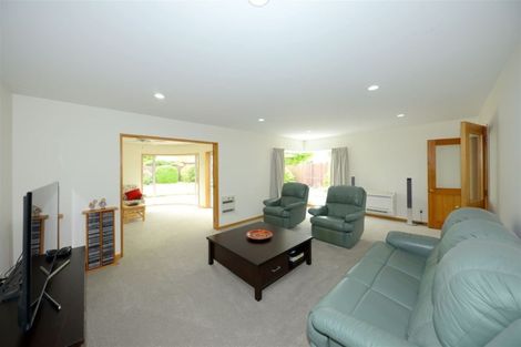 Photo of property in 3 Althorp Place, Avonhead, Christchurch, 8042