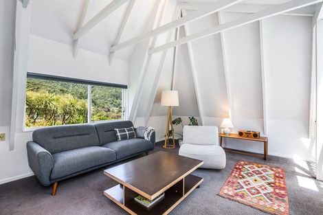 Photo of property in 21 Ferry Road, Days Bay, Lower Hutt, 5013