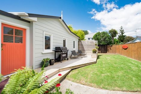 Photo of property in 100 Matatua Road, Raumati Beach, Paraparaumu, 5032