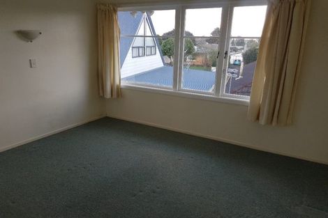 Photo of property in 42 Durham Street, Te Atatu Peninsula, Auckland, 0610