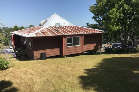 Photo of property in 27 Glen Vista Place, Bayview, Auckland, 0629