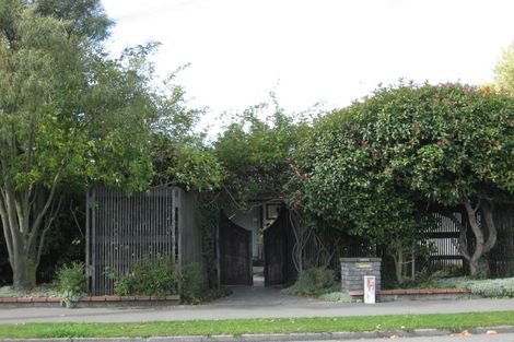 Photo of property in 51 Middlepark Road, Sockburn, Christchurch, 8042