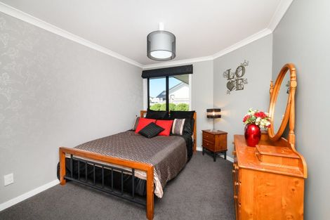 Photo of property in 23 Silicon Way, Fitzherbert, Palmerston North, 4410