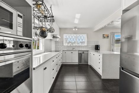 Photo of property in 51 Aberdeen Road, Castor Bay, Auckland, 0620