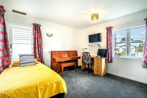 Photo of property in 1/38a Norwood Road, Bayswater, Auckland, 0622