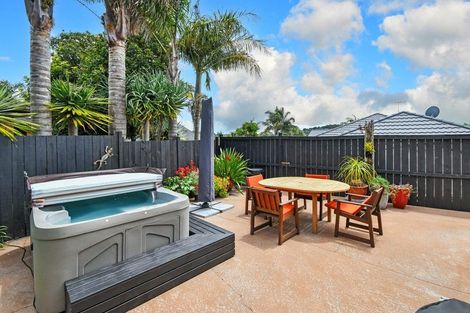 Photo of property in 12 Phoenicia Court, The Gardens, Auckland, 2105