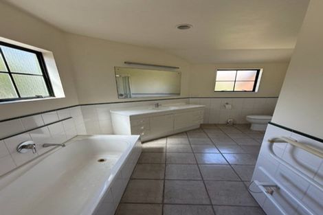 Photo of property in 2/119 Ocean View Road, Hillcrest, Auckland, 0627