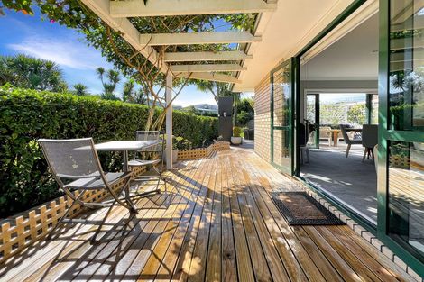 Photo of property in 15 Ina Ville Drive, Pukekohe, 2120