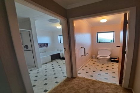 Photo of property in 13a Julian Place, Westown, New Plymouth, 4310