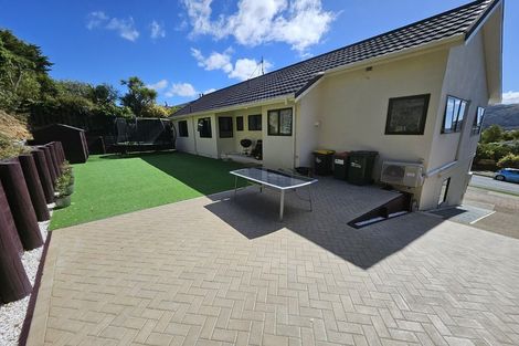 Photo of property in 65 Woodman Drive, Tawa, Wellington, 5028