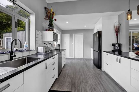 Photo of property in 11 Preston Street, Eltham, 4322