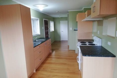 Photo of property in 48 Savoy Road, Glen Eden, Auckland, 0602