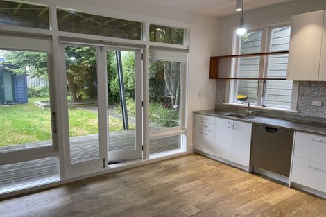 Photo of property in 29 Queen Street, Mount Victoria, Wellington, 6011