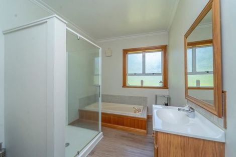 Photo of property in 2566 State Highway 2, Ahikouka, Greytown, 5794