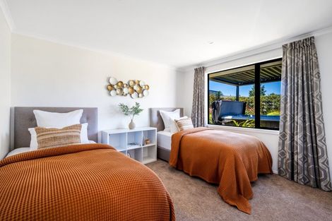 Photo of property in 16 Makomako Road, Wanaka, 9305