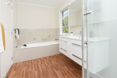Photo of property in 3 Addis Place, Shelly Park, Auckland, 2014