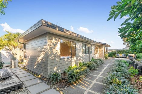 Photo of property in 18 Mckinley Road, Sunnyvale, Auckland, 0612