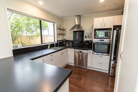 Photo of property in 6 Debra Way, Karori, Wellington, 6012