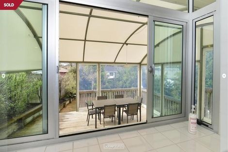 Photo of property in 17 Peterhouse Place, West Harbour, Auckland, 0618