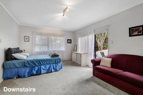 Photo of property in 32 Unsworth Drive, Unsworth Heights, Auckland, 0632