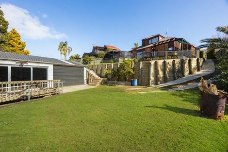 Photo of property in 100 Totara Drive, Pukete, Hamilton, 3200
