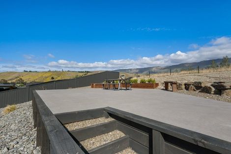 Photo of property in 71 Stratford Drive, Mount Pisa, Cromwell, 9383