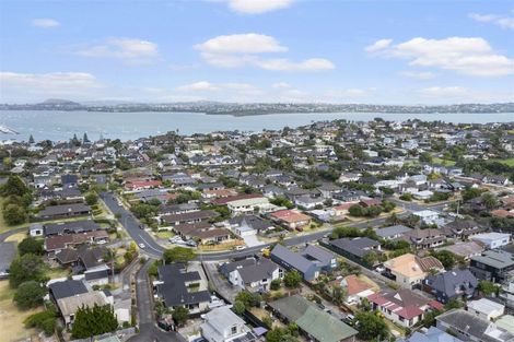 Photo of property in 1/56 Vivian Wilson Drive, Eastern Beach, Auckland, 2012