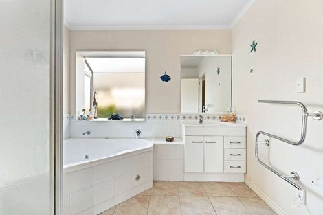 Photo of property in 148 Evans Road, Papamoa Beach, Papamoa, 3118