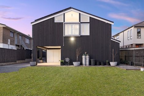 Photo of property in 112 Karewa Parade, Papamoa Beach, Papamoa, 3118