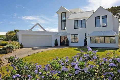 Photo of property in 80 Beacon Hill Road, Strathmore Park, Wellington, 6022