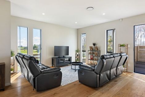 Photo of property in 1 Kentucky Blue Road, Karaka, 2580