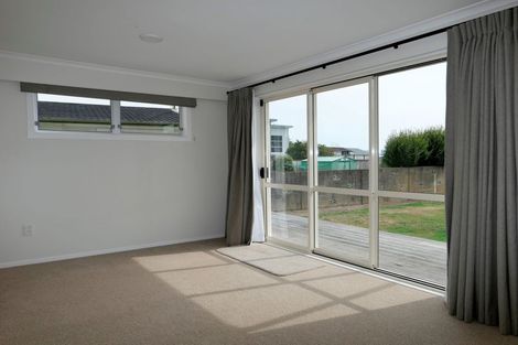 Photo of property in 77 Gray Avenue, Paraparaumu Beach, Paraparaumu, 5032