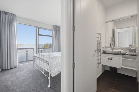 Photo of property in 57 Omokoroa Road, Omokoroa, 3114