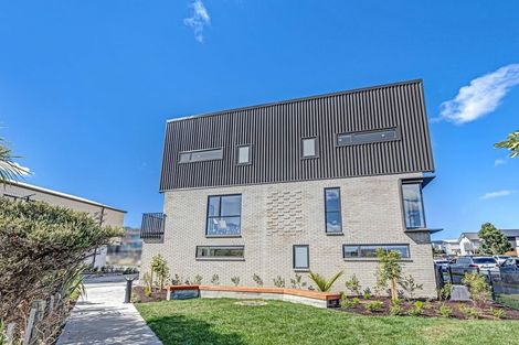 Photo of property in 1/28 Westgate Drive, Westgate, Auckland, 0614