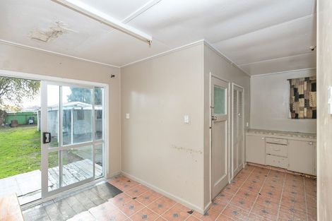 Photo of property in 33 Paul Crescent, Fairfield, Hamilton, 3214