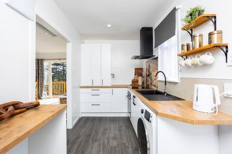 Photo of property in 33 Porter Crescent, Helensville, 0800