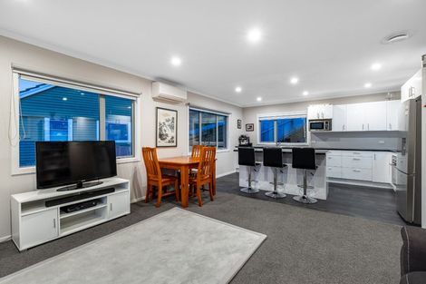 Photo of property in 17a Gloucester Street, Cannons Creek, Porirua, 5024